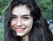 Hazar Ergüçlü kimdir?