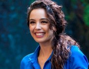 Azra Akın kimdir?