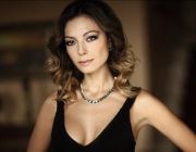 Özge Özder