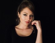 Esin Kaya kimdir?