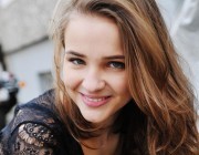 Lisa Vicari kimdir?