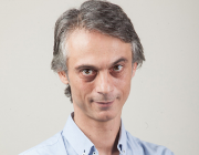 Mustafa Dinç kimdir?