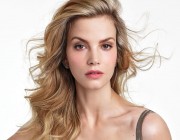 Sylvia Hoeks kimdir?