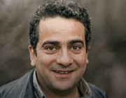 Zeki Alasya kimdir?
